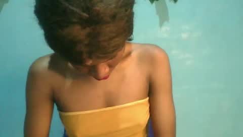 Snapshot of luckymadequeen chatting on October 5, 5:45 am Gloria online show from October 5, 5:45 am