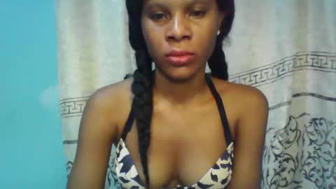 Snapshot of luckymadequeen chatting on January 25, 9:35 pm Gloria online show from January 25, 9:35 pm