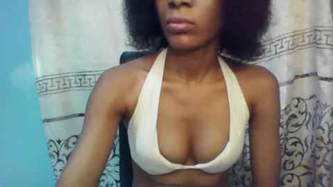 Snapshot of luckymadequeen chatting on January 24, 12:20 pm Gloria online show from January 24, 12:20 pm