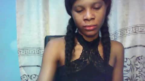 Snapshot of luckymadequeen chatting on February 1, 4:35 am Gloria online show from February 1, 4:35 am