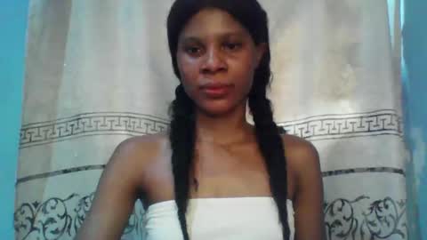 Snapshot of luckymadequeen chatting on February 13, 12:21 pm Gloria online show from February 13, 12:21 pm