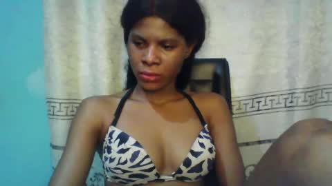 Snapshot of luckymadequeen chatting on February 5, 5:20 am Gloria online show from February 5, 5:20 am