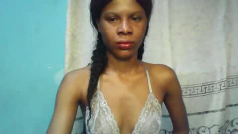 Snapshot of luckymadequeen chatting on March 8, 4:20 am Gloria online show from March 8, 4:20 am