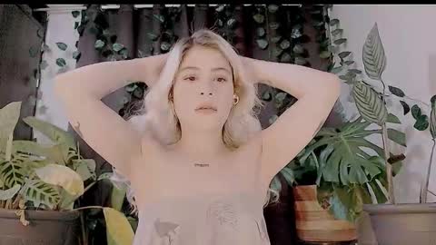 luckysapphire777 online show from November 4, 3:33 am