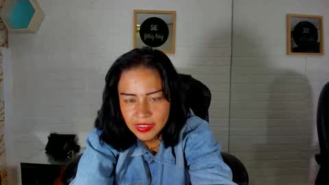 Snapshot of lucy_sweett69 chatting on October 7, 1:43 am Lucy sweett69 online show from October 7, 1:43 am