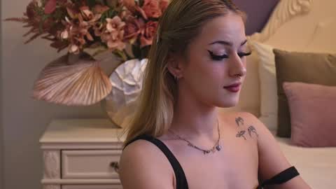 Lucy Lexton online show from January 28, 5:11 am