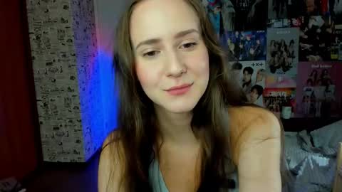 Snapshot of lucyrose33 chatting on September 22, 3:43 pm Lucy Rose online show from September 22, 3:43 pm
