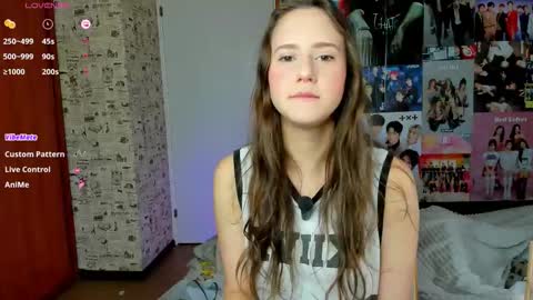 Snapshot of lucyrose33 chatting on September 28, 7:47 am Lucy Rose online show from September 28, 7:47 am