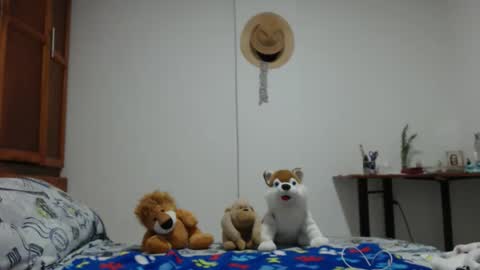 I am Luciana Martin... Welcome in my room online show from October 15, 9:01 am