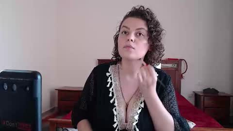 Snapshot of lucywmiller chatting on October 16, 1:47 pm Call me Lucy online show from October 16, 1:47 pm