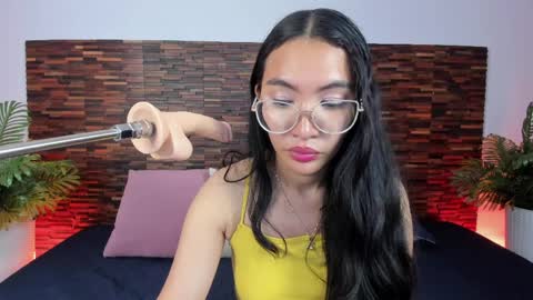 Lucy Liiu online show from March 31, 9:15 pm