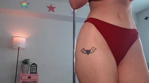 Snapshot of lucyyluvss chatting on October 21, 10:36 pm Lucy online show from October 21, 10:36 pm