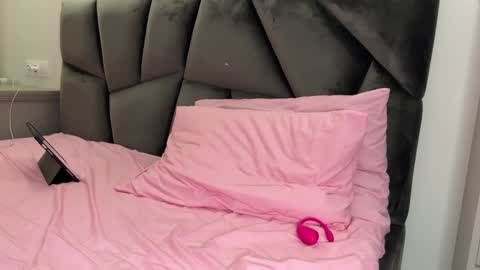 Luis and Alina online show from September 24, 6:40 pm