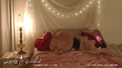 Snapshot of lulawilds chatting on October 10, 2:27 am lula wilds online show from October 10, 2:27 am