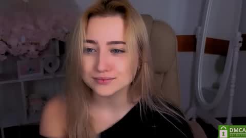 Lily online show from February 8, 9:18 pm