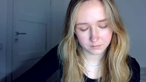 Lulu Baby18 online show from April 14, 9:04 pm