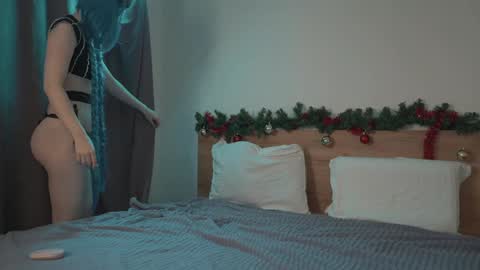 lulu_lovett online show from December 31, 1:52 pm