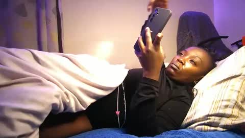 lulu_sparks1 online show from October 3, 8:19 am