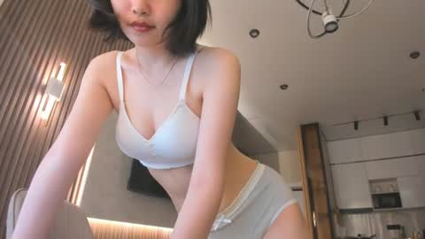 lumi online show from June 24, 3:27 am