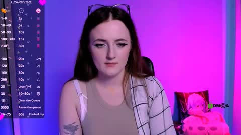 luna_berryy online show from November 26, 2:34 am