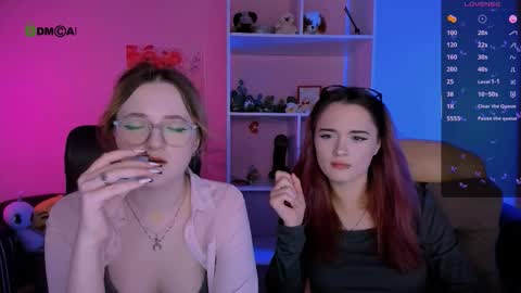 luna_berryy online show from September 24, 2:49 pm