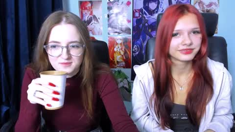 luna_berryy online show from December 5, 9:39 am