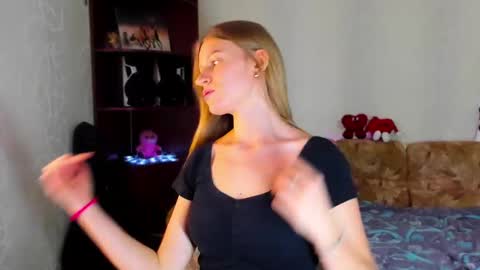 Snapshot of luna_evan chatting on January 20, 9:13 am luna_evan online show from January 20, 9:13 am