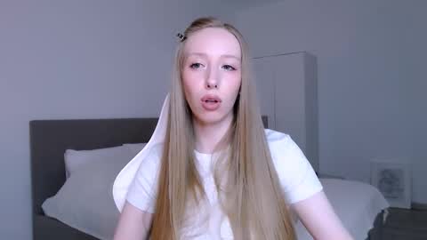 Luna online show from February 11, 9:38 pm