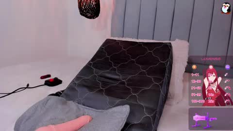 LUNA LOBOO online show from May 24, 7:02 pm