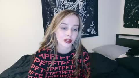 Snapshot of luna_lovelyy chatting on October 14, 4:04 am Luna online show from October 14, 4:04 am