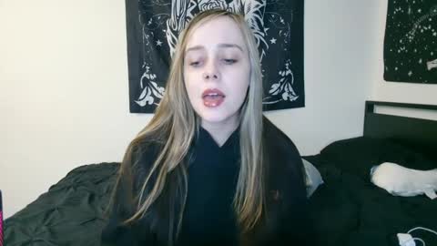 Snapshot of luna_lovelyy chatting on September 15, 4:54 am Luna online show from September 15, 4:54 am