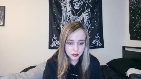 Snapshot of luna_lovelyy chatting on September 22, 5:28 am Luna online show from September 22, 5:28 am