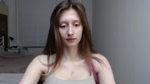 L U N A  online show from December 22, 6:38 am