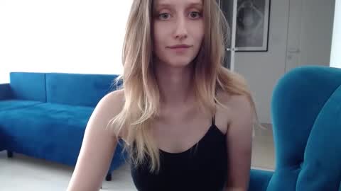 L U N A  online show from September 17, 12:36 pm