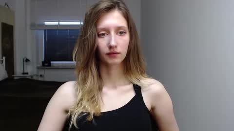 L U N A  online show from September 22, 5:28 am