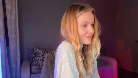 Snapshot of lunacyy chatting on September 18, 4:05 pm Britney online show from September 18, 4:05 pm