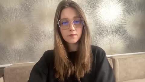 lunafeather online show from March 4, 4:52 am