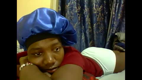 lunah_kitty online show from May 18, 4:07 am
