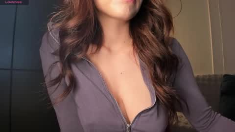 Aisha online show from April 2, 12:02 pm