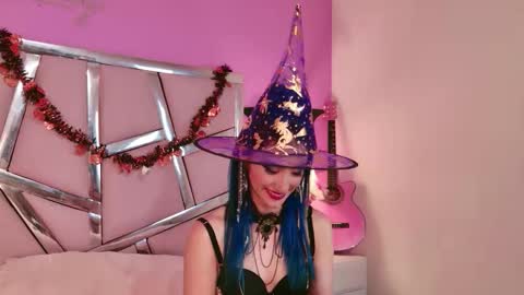 Snapshot of lunapagee chatting on October 14, 8:33 pm Luna Page online show from October 14, 8:33 pm