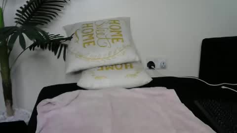 Smiley online show from May 12, 3:52 pm