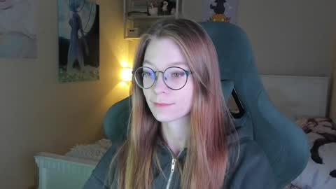 Snapshot of lunar_sofia chatting on December 3, 4:39 pm Sofia online show from December 3, 4:39 pm