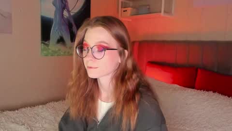 Snapshot of lunar_sofia chatting on February 4, 10:54 am Sofia online show from February 4, 10:54 am