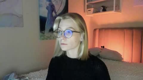 Snapshot of lunar_sofia chatting on September 27, 1:29 pm Sofia online show from September 27, 1:29 pm