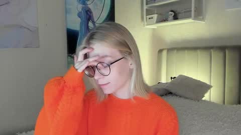 Snapshot of lunar_sofia chatting on October 12, 3:03 pm Sofia online show from October 12, 3:03 pm