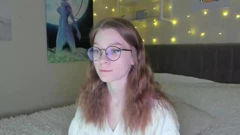 Snapshot of lunar_sofia chatting on March 12, 11:09 am Sofia online show from March 12, 11:09 am