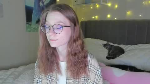 Snapshot of lunar_sofia chatting on February 19, 1:17 pm Sofia online show from February 19, 1:17 pm