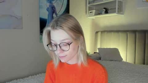 Snapshot of lunar_sofia chatting on October 9, 12:20 pm Sofia online show from October 9, 12:20 pm