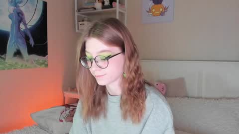 Snapshot of lunar_sofia chatting on December 17, 11:16 pm Sofia online show from December 17, 11:16 pm