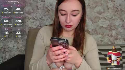 Lunaraaeries online show from January 8, 2:37 am